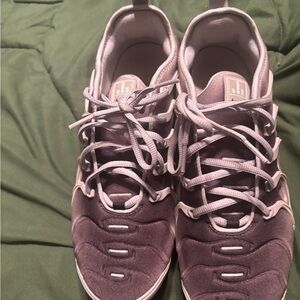 Women's Athletic Shoes in Gray